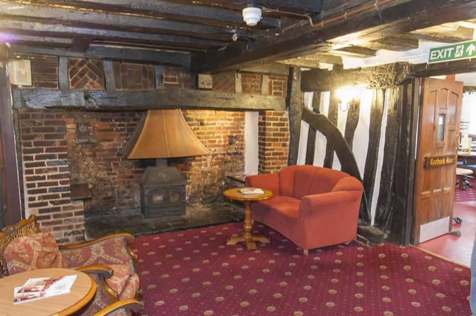 Roebuck Inn สตีเวนิจ ภายนอก รูปภาพ