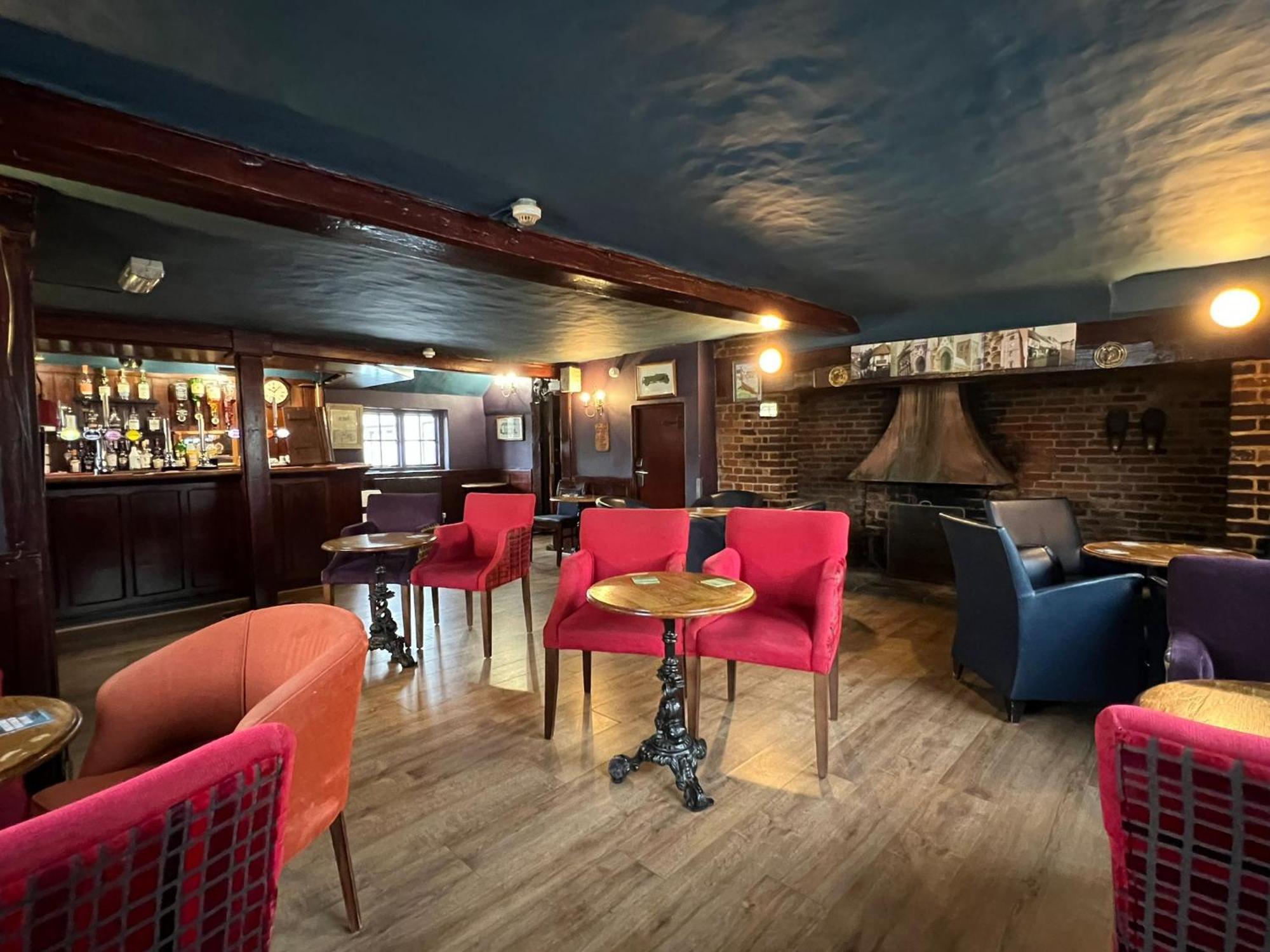 Roebuck Inn สตีเวนิจ ภายนอก รูปภาพ